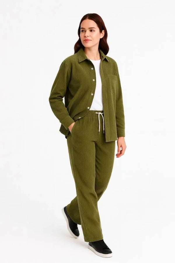 Kadife Oversize Takım – Gömlek Ve Pantolon İkili Set Füme Corduroy Şıklığı, Rahat Ve Zarif Duruş Yumuşak Dokulu Kadife Kumaş, Düğmeli Gömlek Üst Ve Lastikli Pantolon Alt Parça Ile Gün Boyu Konfor- Haki