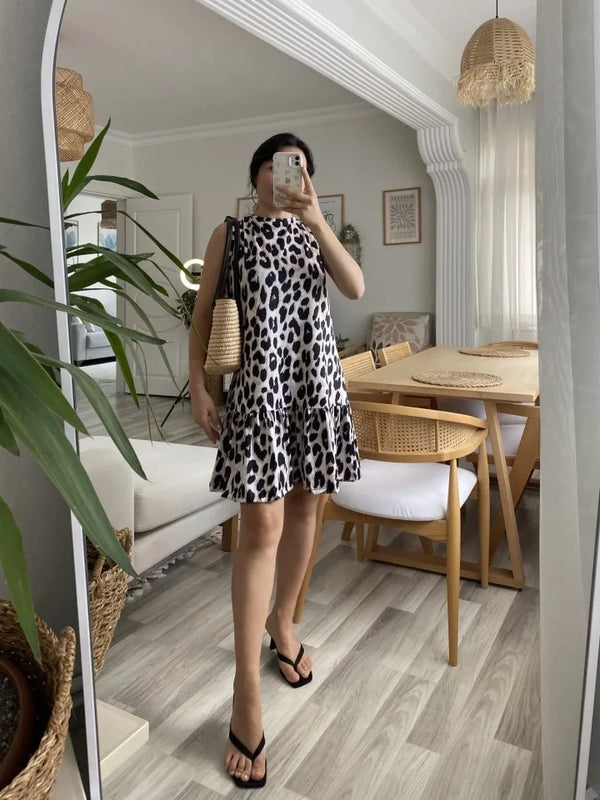 Kadın Kolsuz Sırttan Bağlamalı Fırfırlı Leopar Desenli Süprem Elbise